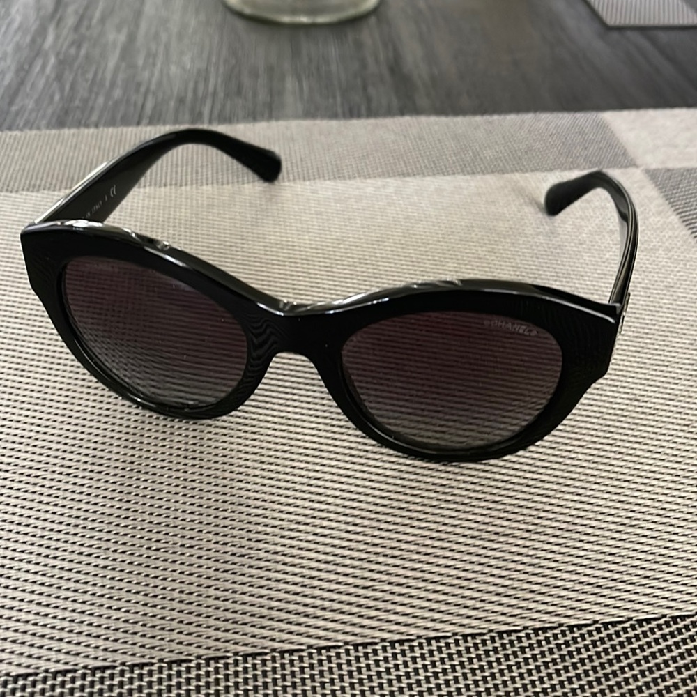 Chanel sunnies
